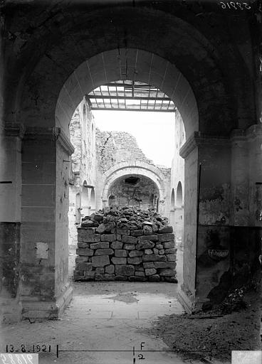 Nef, vue de l'entrée