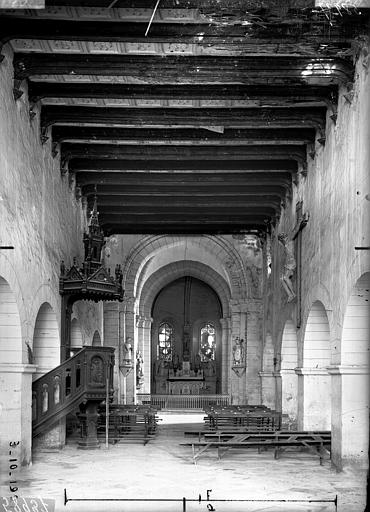 Nef, vue de l'entrée