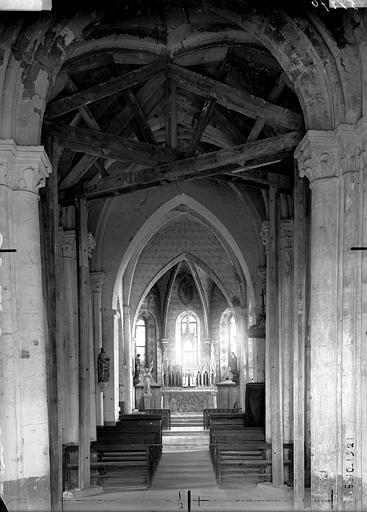 Nef, vue de l'entrée