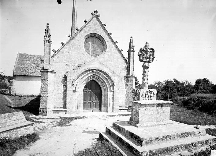 Calvaire et façade ouest