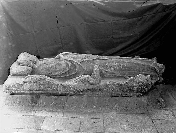 Statue funéraire - © Ministère de la Culture (France), Médiathèque du patrimoine et de la photographie, diffusion RMN-GP