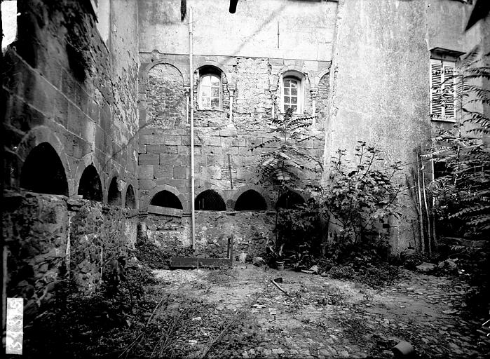 Cloître, cour