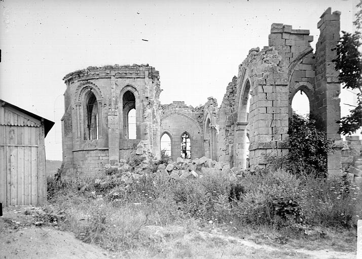 Abside et transept, au nord