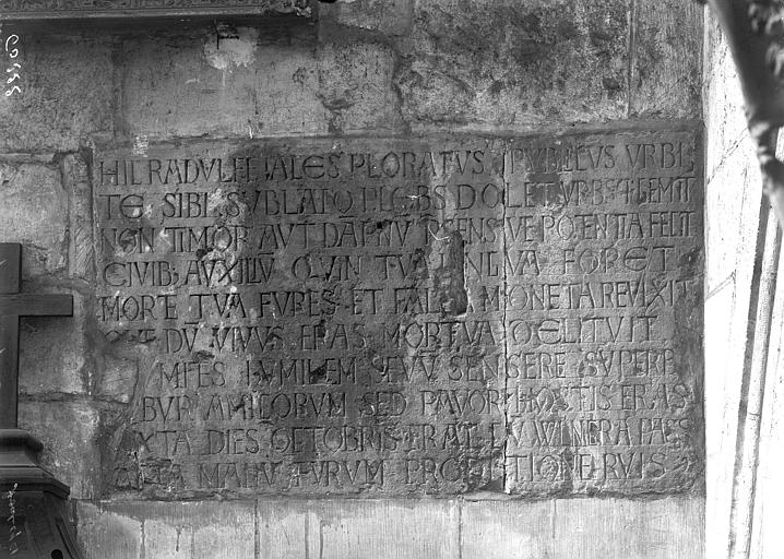 Chapelle du bas-côté nord, inscription