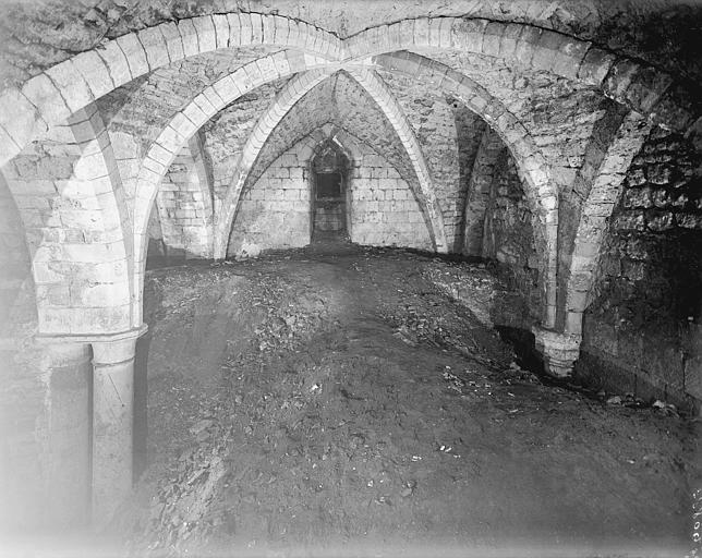 Salle basse sous la chapelle, partie au sud