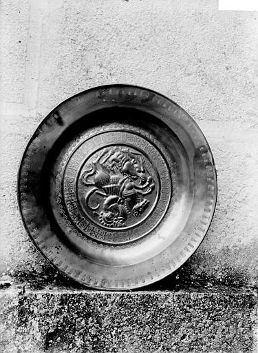 Plat de quête en cuivre, saint Georges