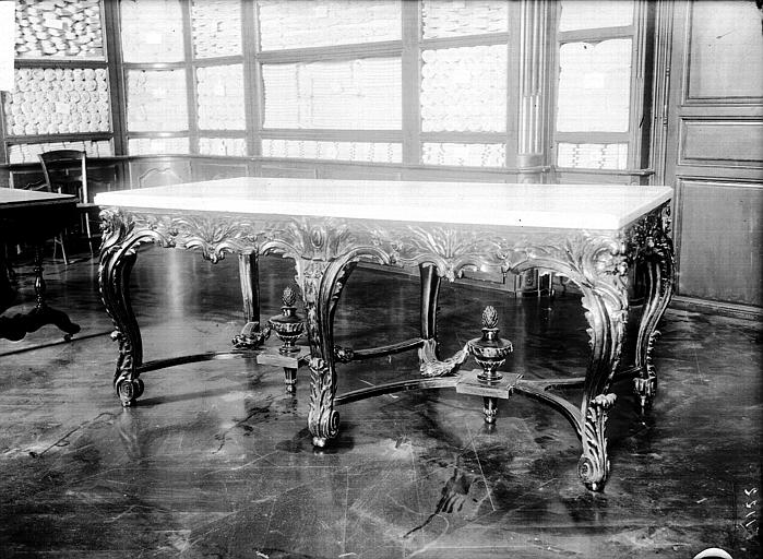 Table Louis XV - © Ministère de la Culture (France), Médiathèque du patrimoine et de la photographie, diffusion RMN-GP