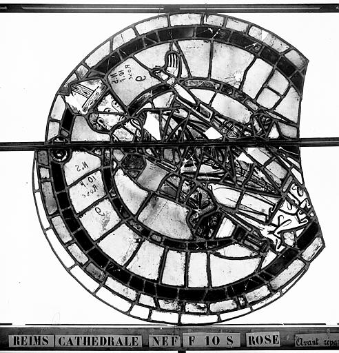 Vitrail, nef, fenêtre 10, rose et écoinçons, panneaux 3, 4, 5, 6, 7