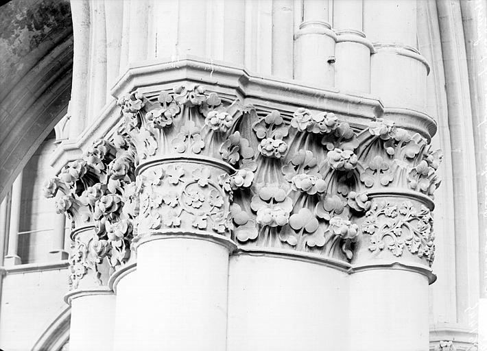 Transept sud, pilier 17, chapiteau