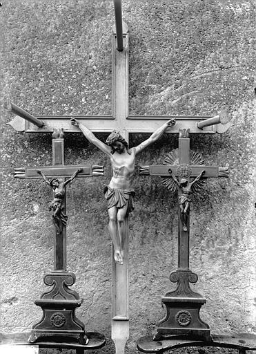 Crucifix en bois (trois)