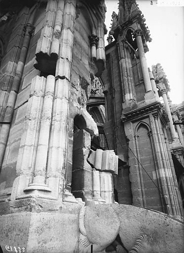 Façade sud, pinâcle du troisième arc-boutant