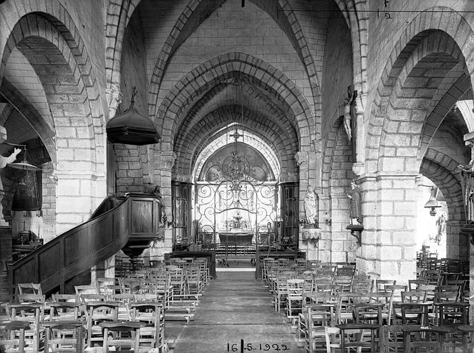 Nef, vue de l'entrée