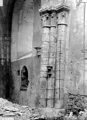 Bras sud du transept, colonnes et chapiteaux