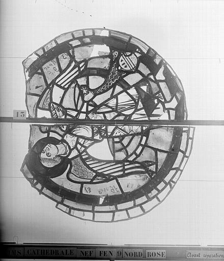 Vitrail, nef, fenêtre 9, au nord, rose 13