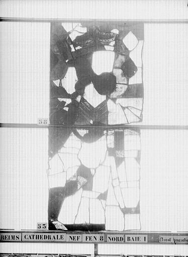 Vitrail, nef, fenêtre 8, au nord, baie 1, panneaux 53, 58
