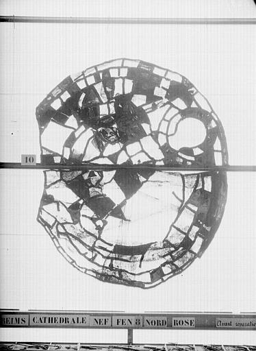 Vitrail, nef, fenêtre 8, au nord, rose, panneau 10