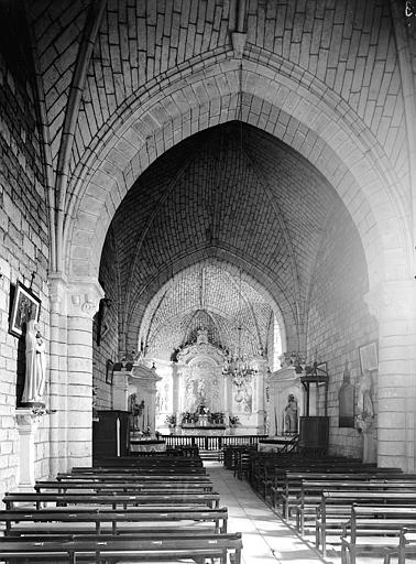 Nef, vue de l'entrée