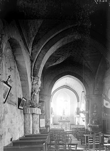 Nef, vue de l'entrée