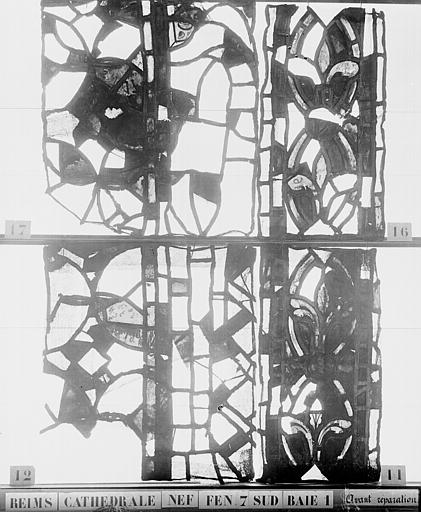 Vitrail, fenêtre 7, au sud, baie 1, panneaux et débris