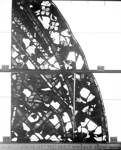 Vitrail, fenêtre 7, au sud, baie 2, panneaux et débris