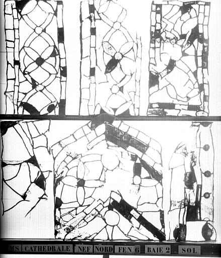 Vitrail, nef, côté nord, fenêtre 6, baie 2, débris au sol