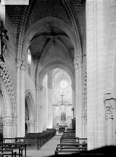 Nef, vue de l'entrée