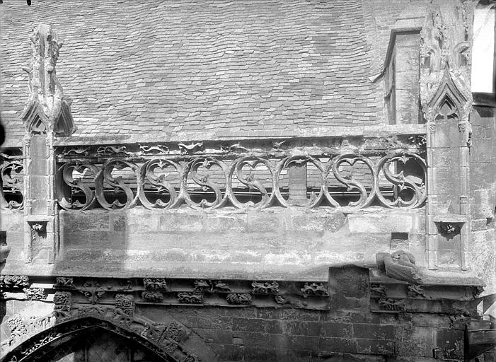 Balustrade de la galerie supérieure, à l'ouest