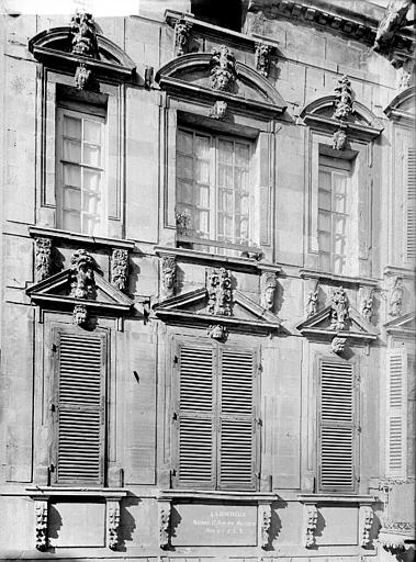 Fenêtres de deux étages