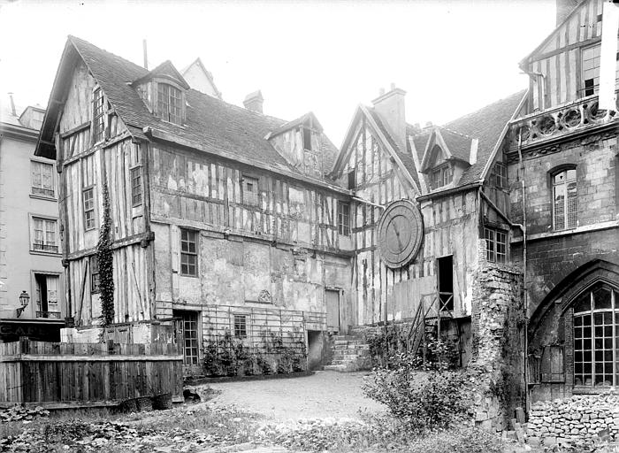 Maison attenant à la cathédrale