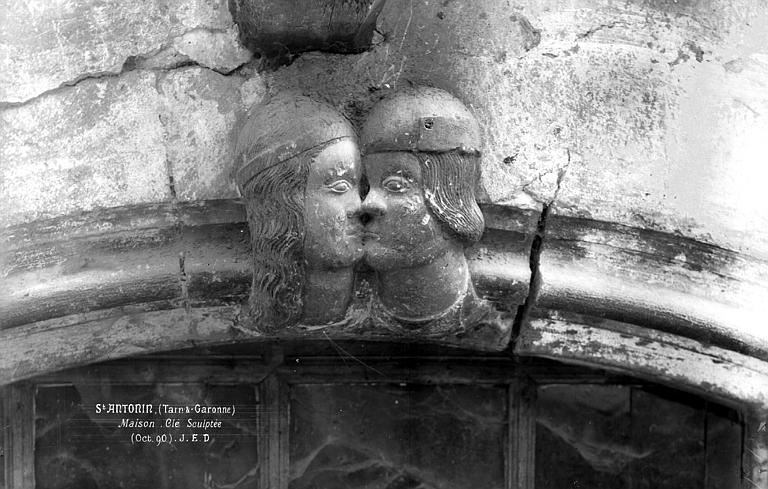 Clef d'arc, Le Baiser de Judas