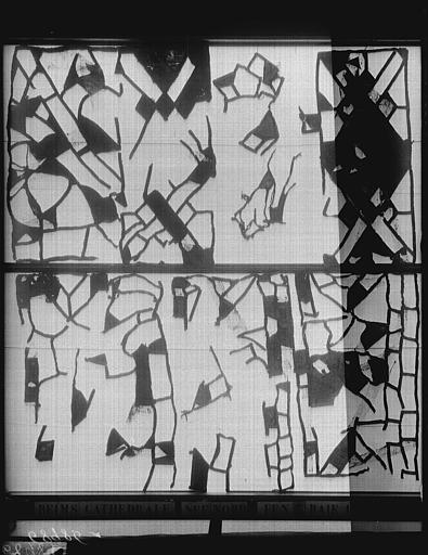 Vitrail, nef, côté nord, fenêtre 3, baie 1, panneau et débris au sol