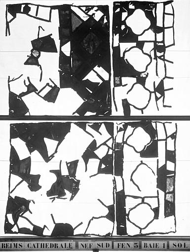 Vitrail, nef, côté sud, fenêtre 3, baie 1, panneau et débris au sol