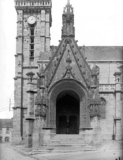 Porte sud et base du clocher