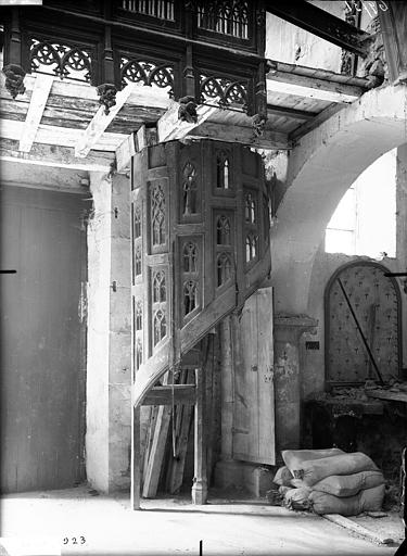 Tribune des orgues, escalier