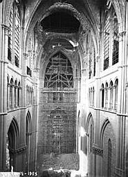 Choeur et mur séparatif entre la nef et la croisée du transept