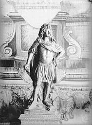 Salon des Muses, statuette en bois doré de Louis XIV