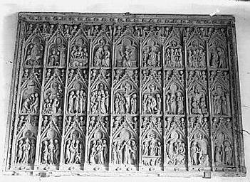 Retable en bois sculpté