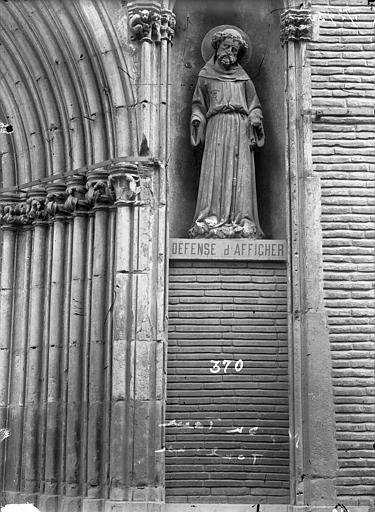 Extérieur, statue de portail : Apôtre