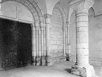 Porche, intérieur