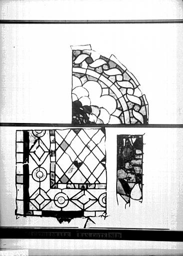 Vitrail, bas-côté sud, débris, quatrième fenêtre
