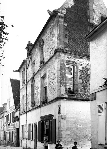 Angle des façades sur la rue