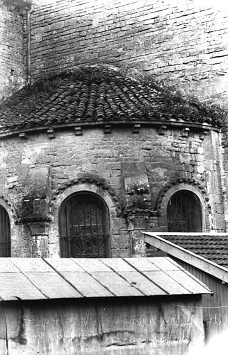 Chapelle des Fonts baptismaux et extérieur du transept nord