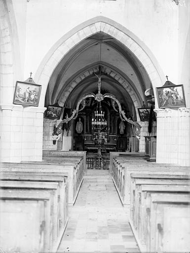 Nef vue de l'entrée