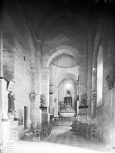 Nef vue de l'entrée