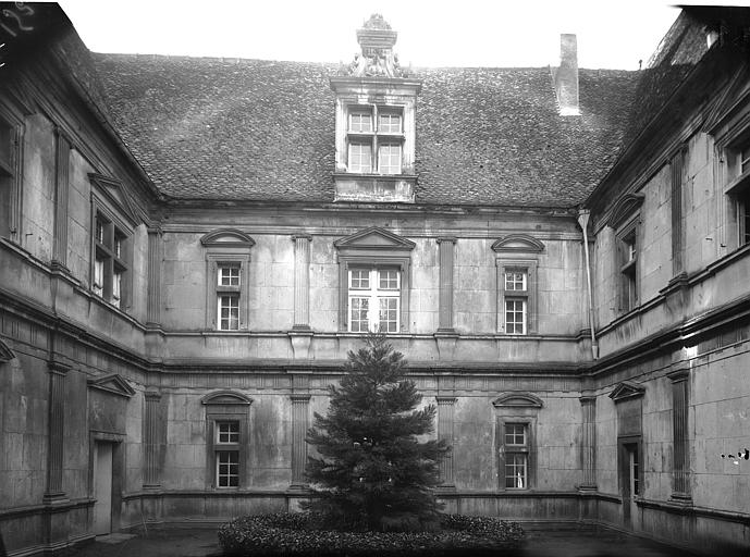 Façade sur cour