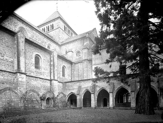 Eglise et cloître