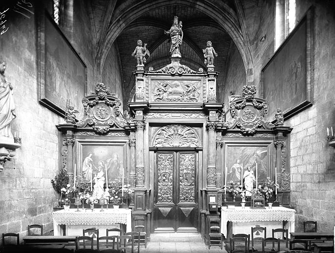 Eglise, intérieur. Jubé : côté nef, avec deux tableaux : Sainte Famille ; Annonciation