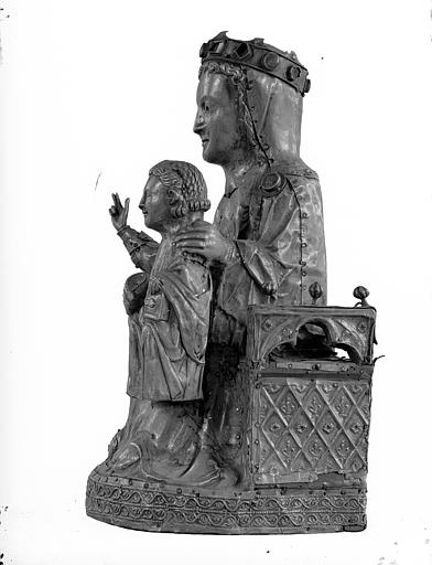 Trésor, statue assise de profil de la Vierge et l'Enfant