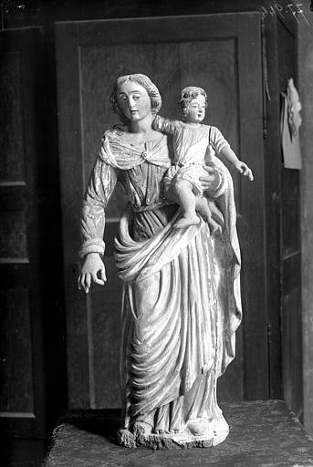 Statue de la Vierge et l'Enfant