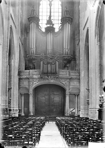 Buffet d'orgue. Buffet d'orgue : vue d'ensemble prise de la nef